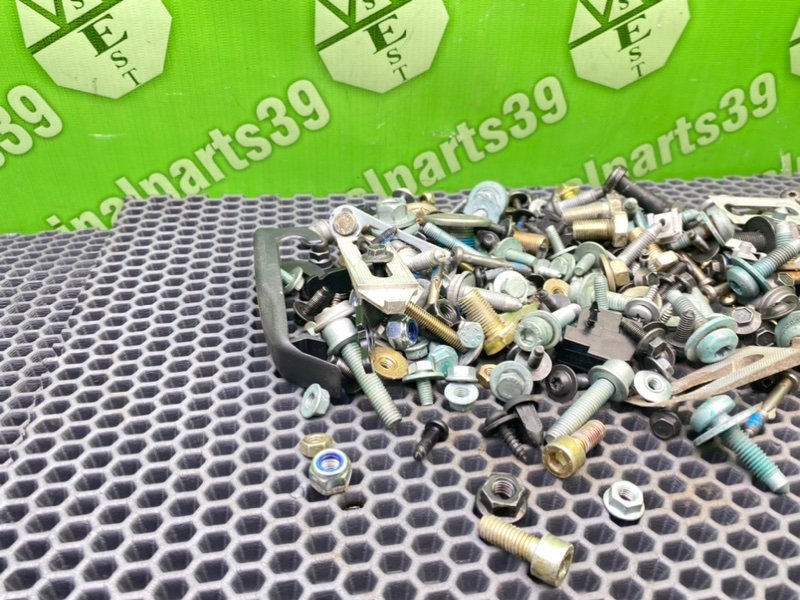 Болты салона, 2000 рублей, Калининград