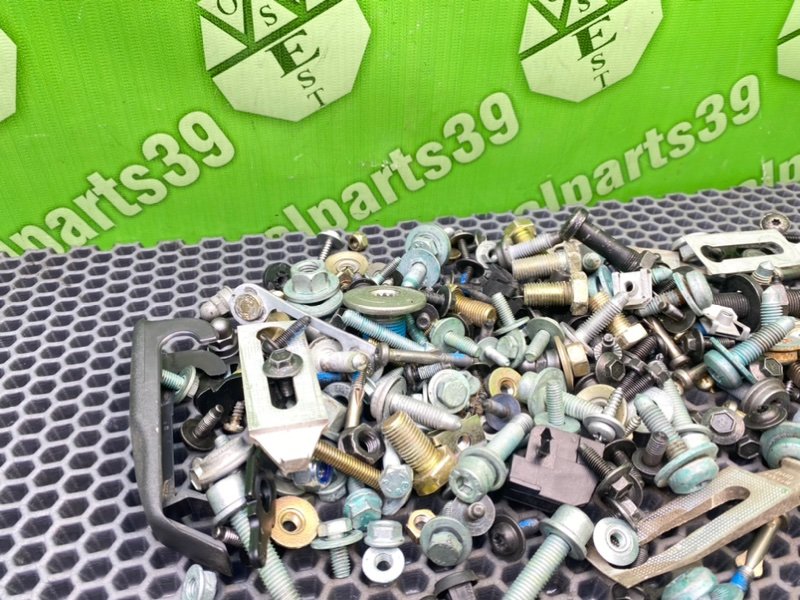 Болты салона, 2000 рублей, Калининград