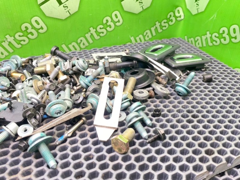 Болты салона, 2000 рублей, Калининград