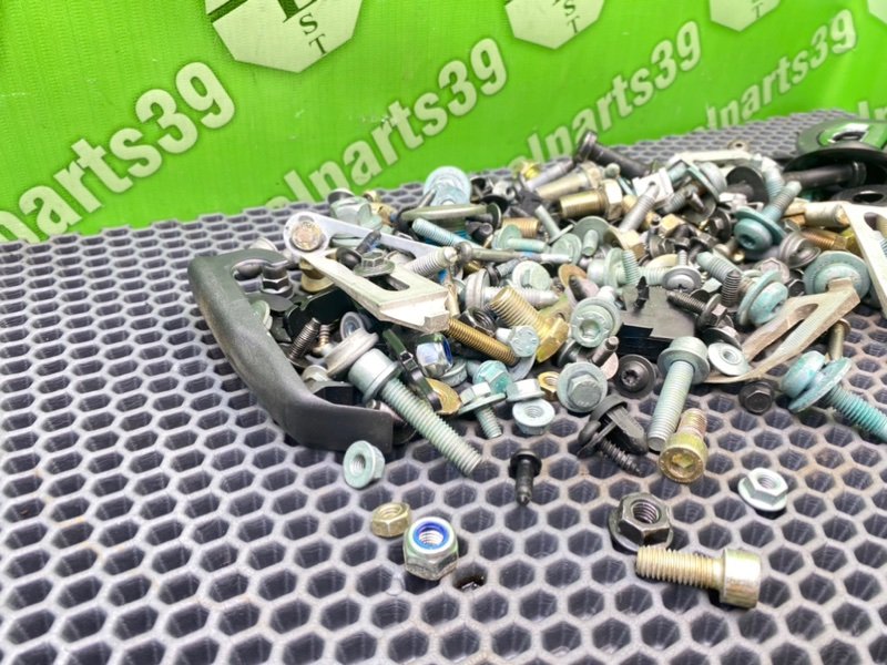 Болты салона, 2000 рублей, Калининград