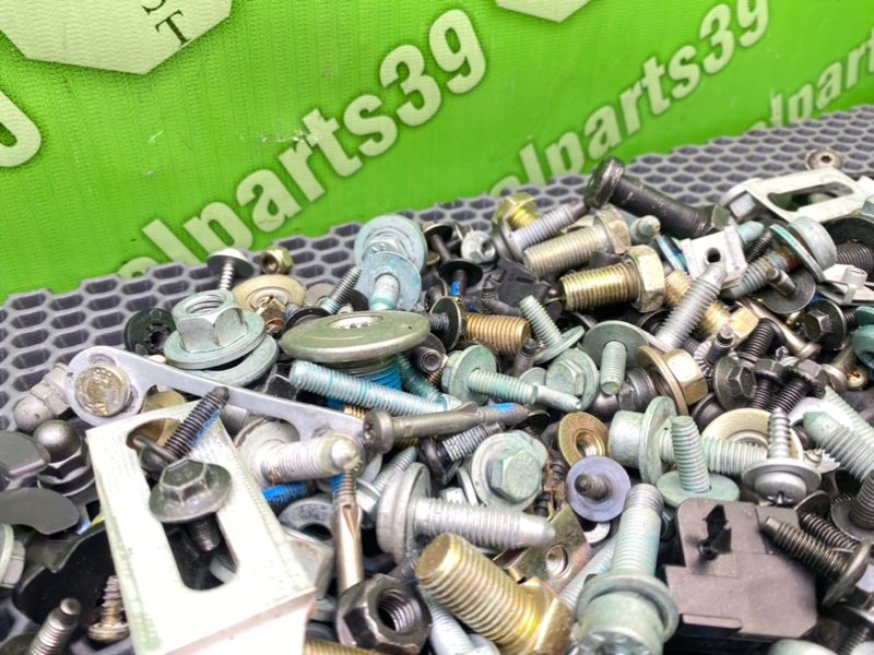 Болты салона, 2000 рублей, Калининград