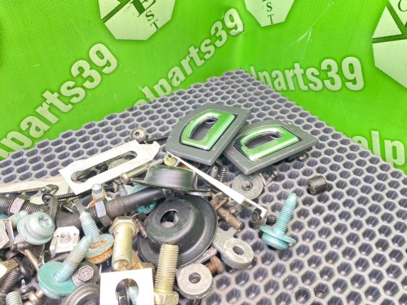 Болты салона, 2000 рублей, Калининград