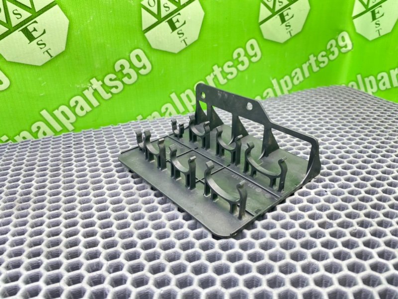 Кронштейн, 900 рублей, Калининград