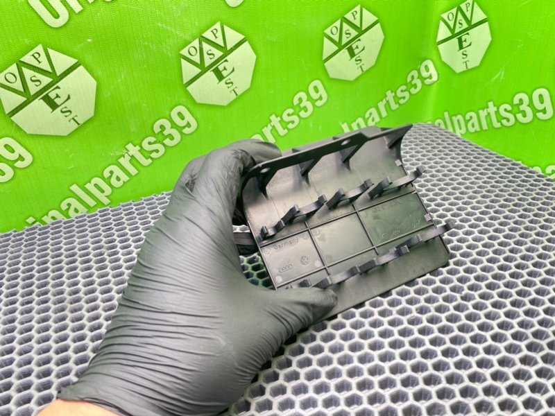 Кронштейн, 900 рублей, Калининград