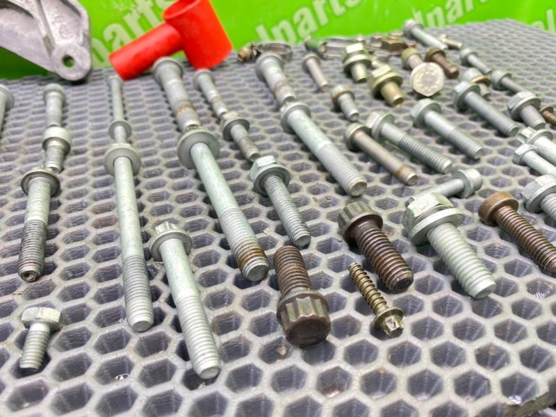 Болты двигателя, 2200 рублей, Калининград