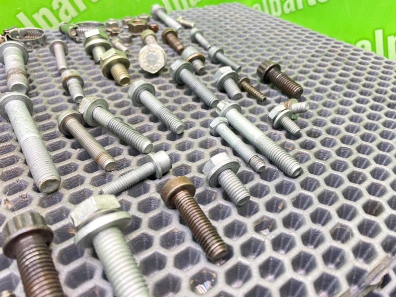 Болты двигателя, 2200 рублей, Калининград