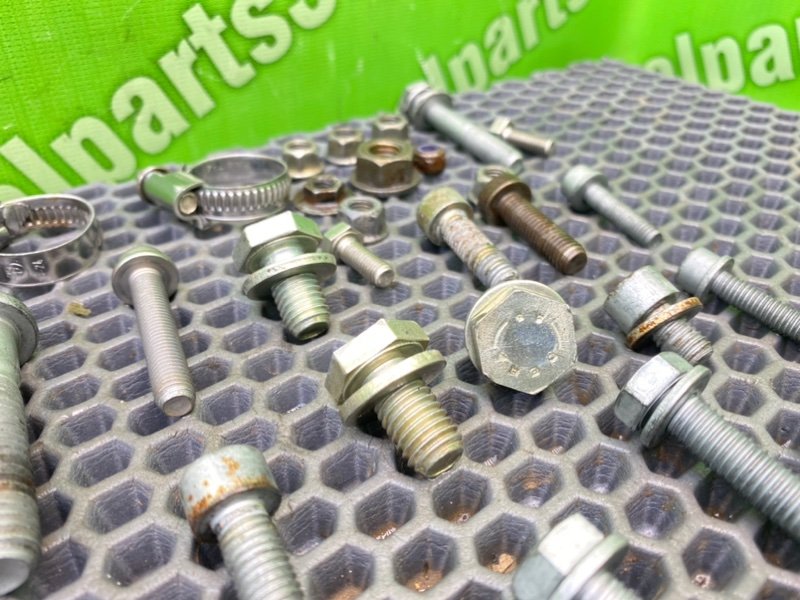 Болты двигателя, 2200 рублей, Калининград