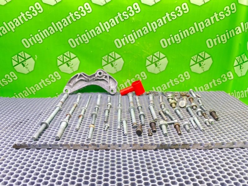 Болты двигателя, 2200 рублей, Калининград