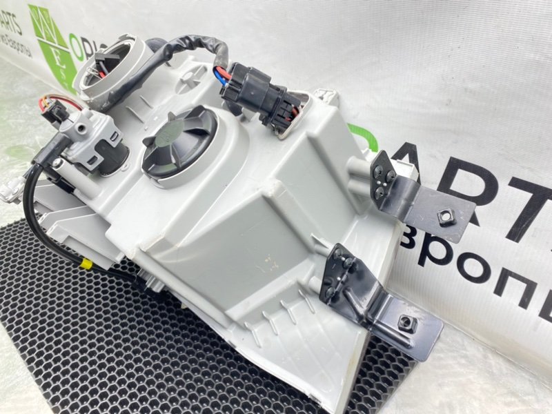 Фара, 5600 рублей, Калининград