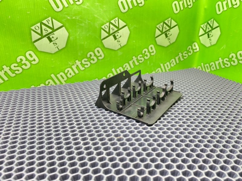 Кронштейн, 800 рублей, Калининград