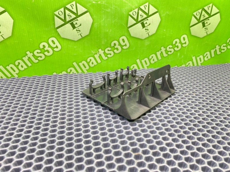 Кронштейн, 800 рублей, Калининград