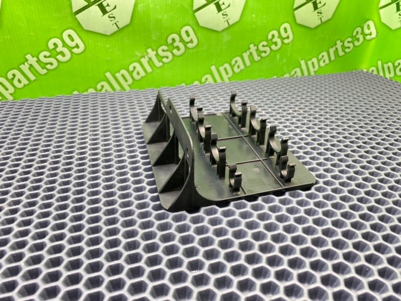 Кронштейн, 800 рублей, Калининград