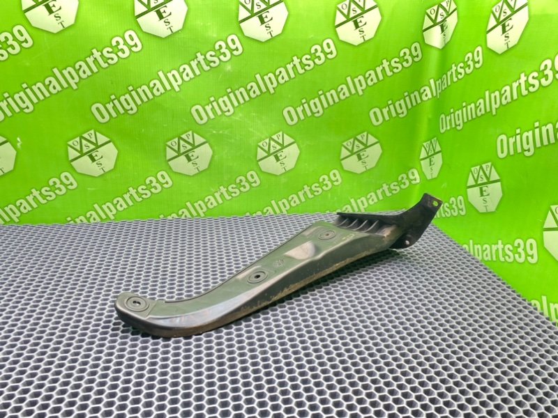 Кронштейн бампера, 1600 рублей, Калининград