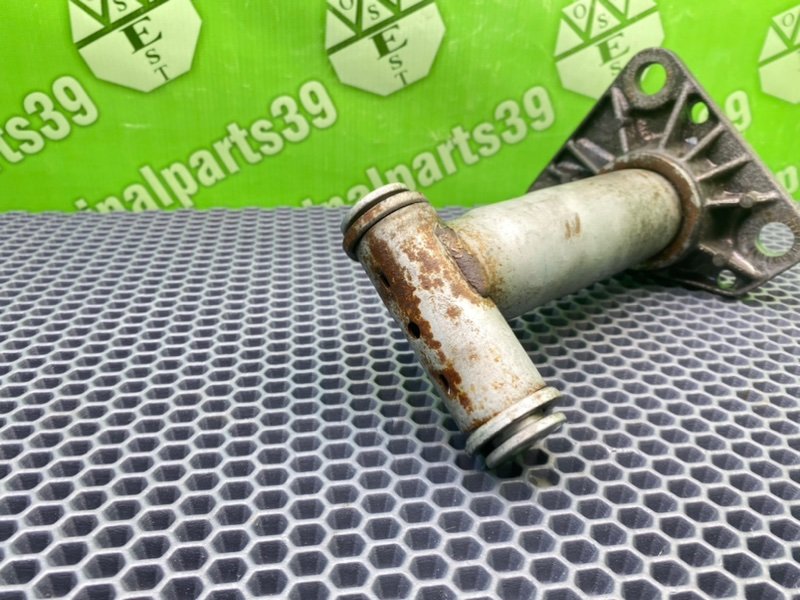 Кронштейн усилителя бампера, 3400 рублей, Калининград