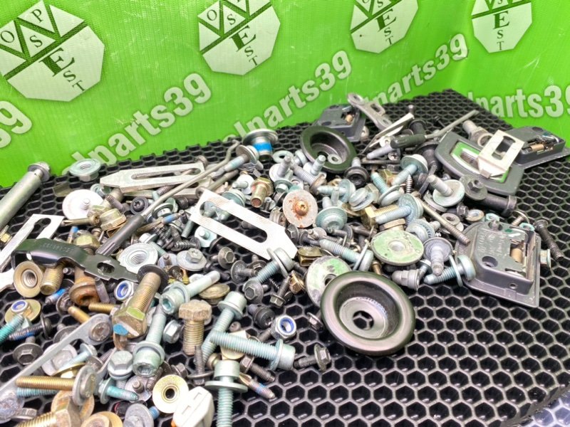 Болты салона, 2100 рублей, Калининград