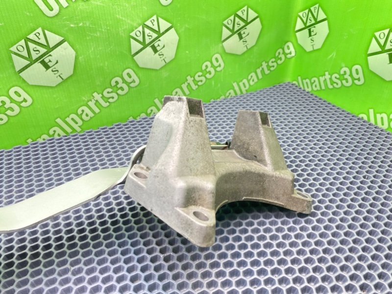 Кронштейн АКПП, 1000 рублей, Калининград