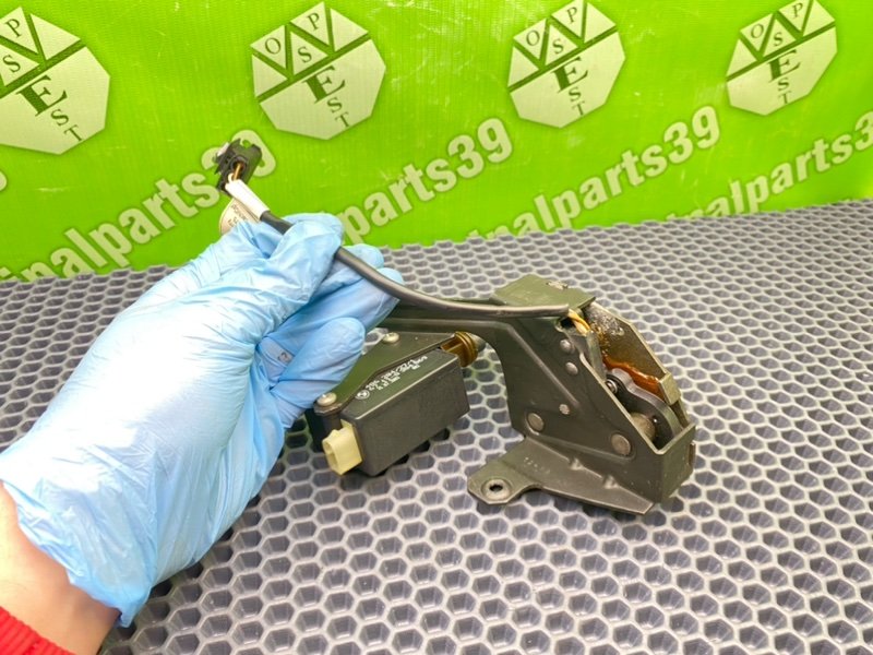 Замок стекла багажника, 1500 рублей, Калининград