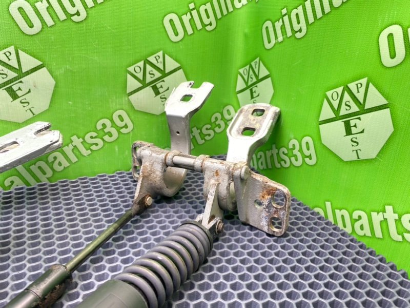 Петли багажника, 3600 рублей, Калининград