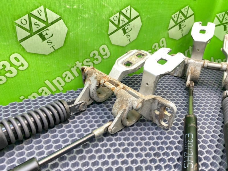 Петли багажника, 3600 рублей, Калининград