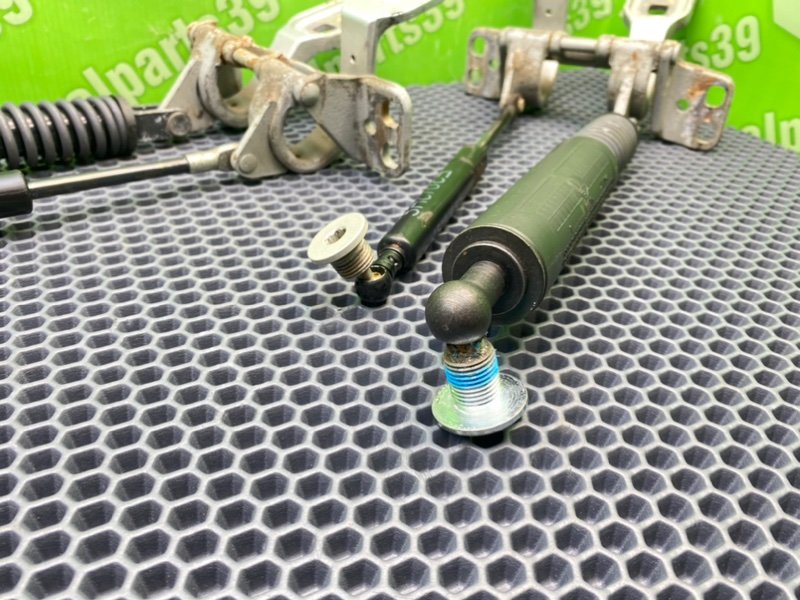 Петли багажника, 3600 рублей, Калининград