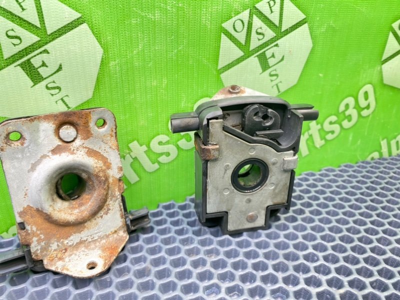 Замки капота, 2300 рублей, Калининград