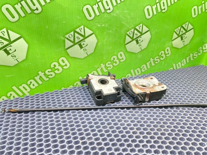 Замки капота, 2300 рублей, Калининград