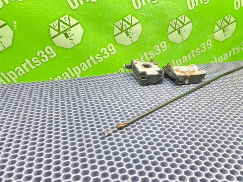 Замки капота, 2300 рублей, Калининград