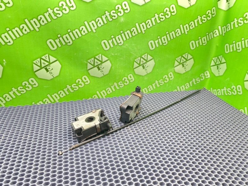 Замки капота, 2300 рублей, Калининград