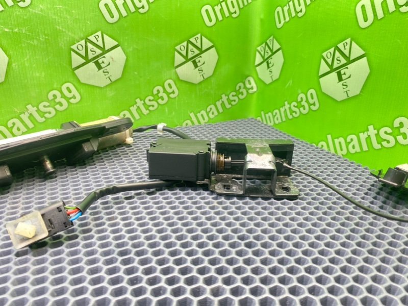 Замок багажника, 2100 рублей, Калининград