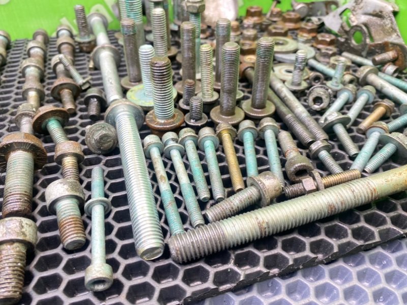 Болты, 2500 рублей, Калининград