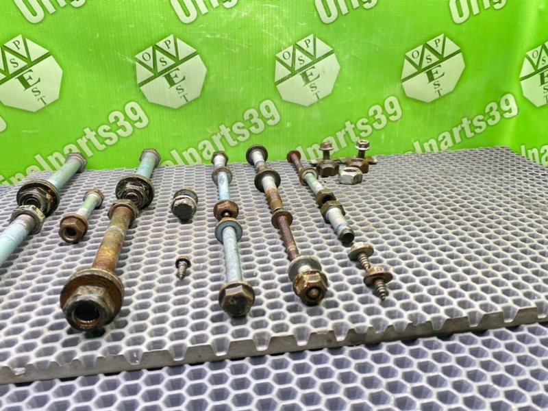 Болты подрамника, 1700 рублей, Калининград