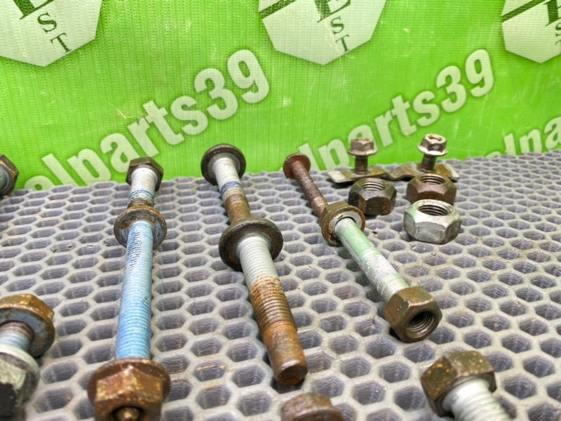 Болты подрамника, 1700 рублей, Калининград