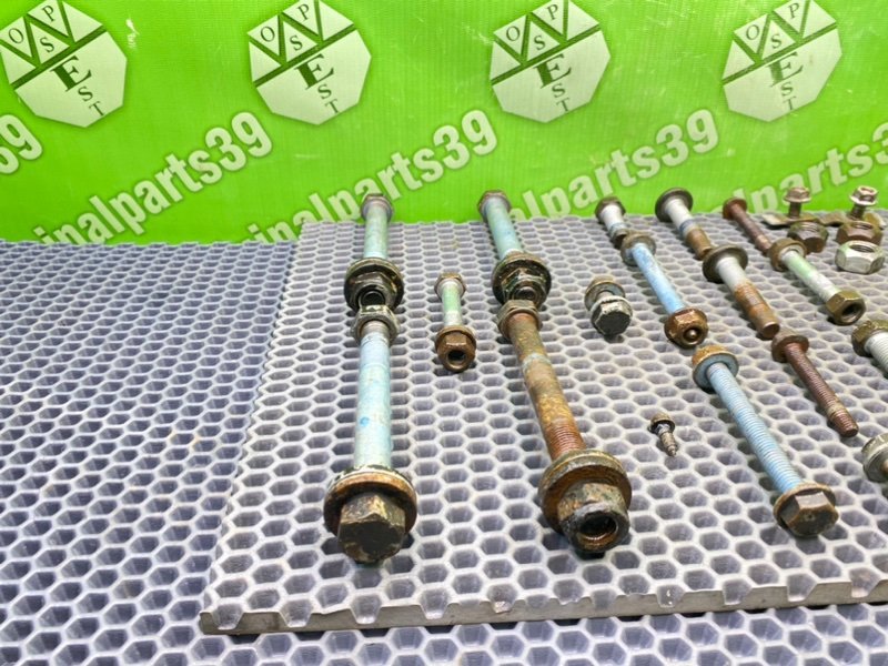 Болты подрамника, 1700 рублей, Калининград