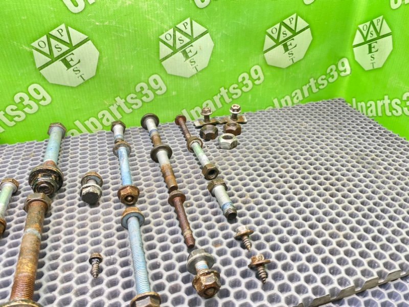 Болты подрамника, 1700 рублей, Калининград