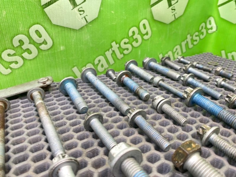 Болты двигателя, 2000 рублей, Калининград