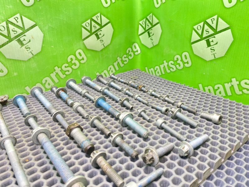 Болты двигателя, 2000 рублей, Калининград