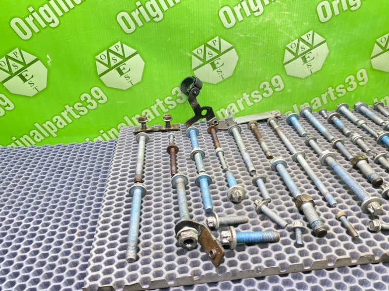 Болты двигателя, 2000 рублей, Калининград