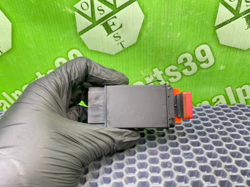 Кнопка аварийки, 2600 рублей, Калининград