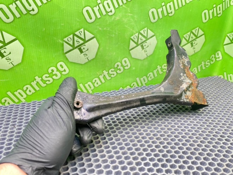 Кронштейн крыла, 1300 рублей, Калининград