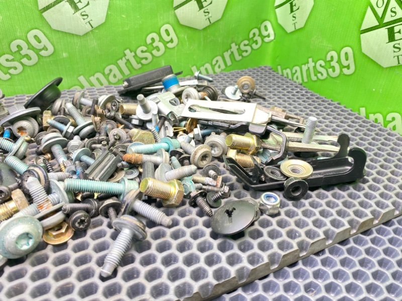 Болты салона, 2100 рублей, Калининград