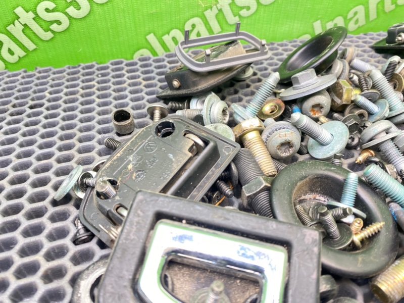 Болты салона, 2100 рублей, Калининград