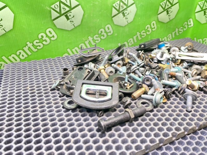 Болты салона, 2100 рублей, Калининград