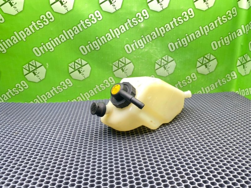 Бачок гидравлической подвески, 1000 рублей, Калининград