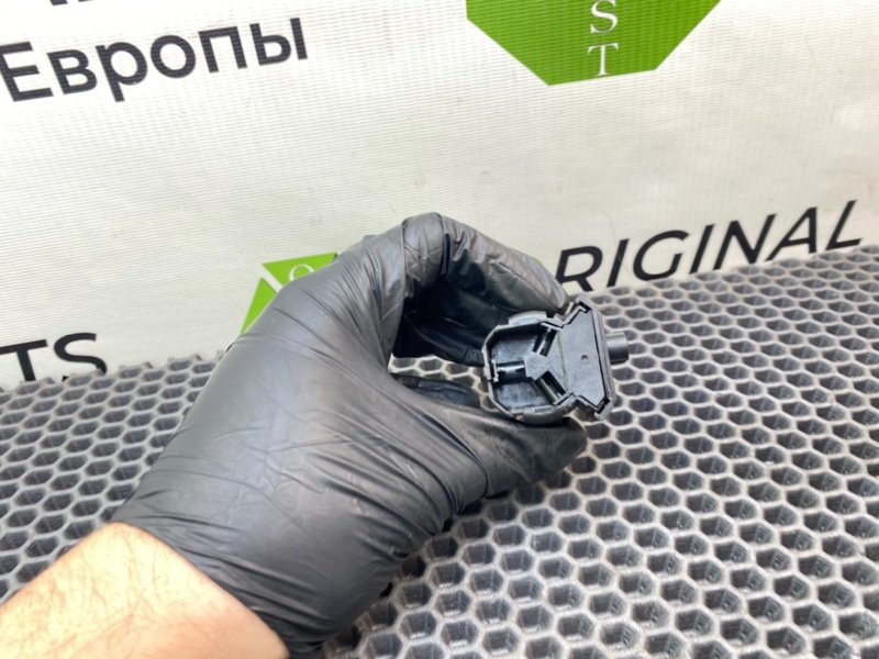 Кнопка кикдауна, 800 рублей, Калининград