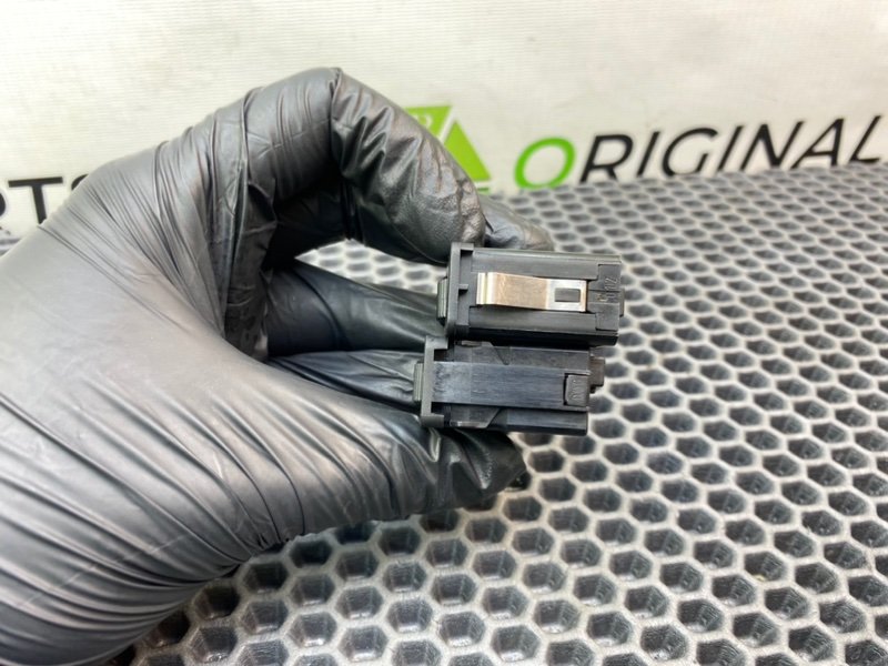 Тумблер света, 1600 рублей, Калининград