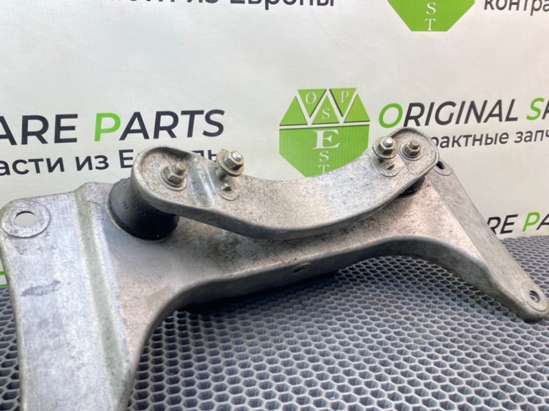 Кронштейн МКПП, 2600 рублей, Калининград