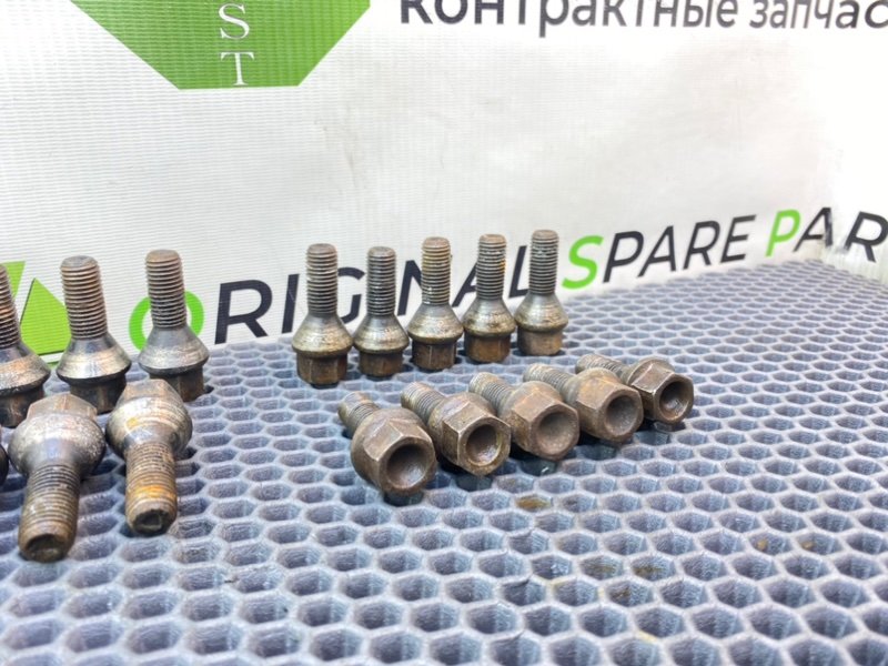 Колесные болты, 2000 рублей, Тверь