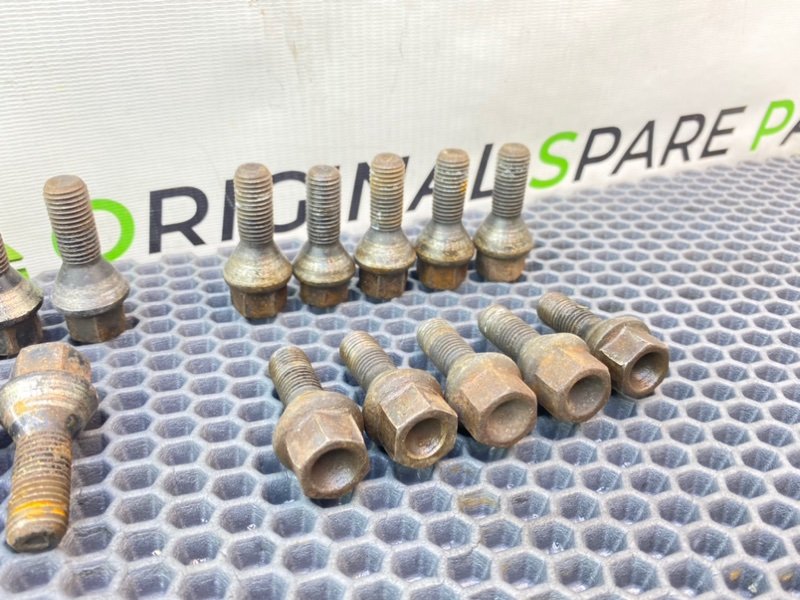 Колесные болты, 2000 рублей, Тверь