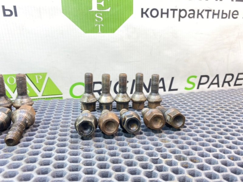 Колесные болты, 2000 рублей, Тверь