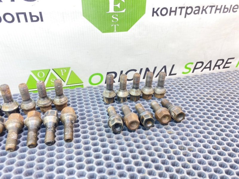 Колесные болты, 2000 рублей, Тверь